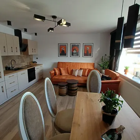 Holender House 6 Plaz W Zasiegu アパート